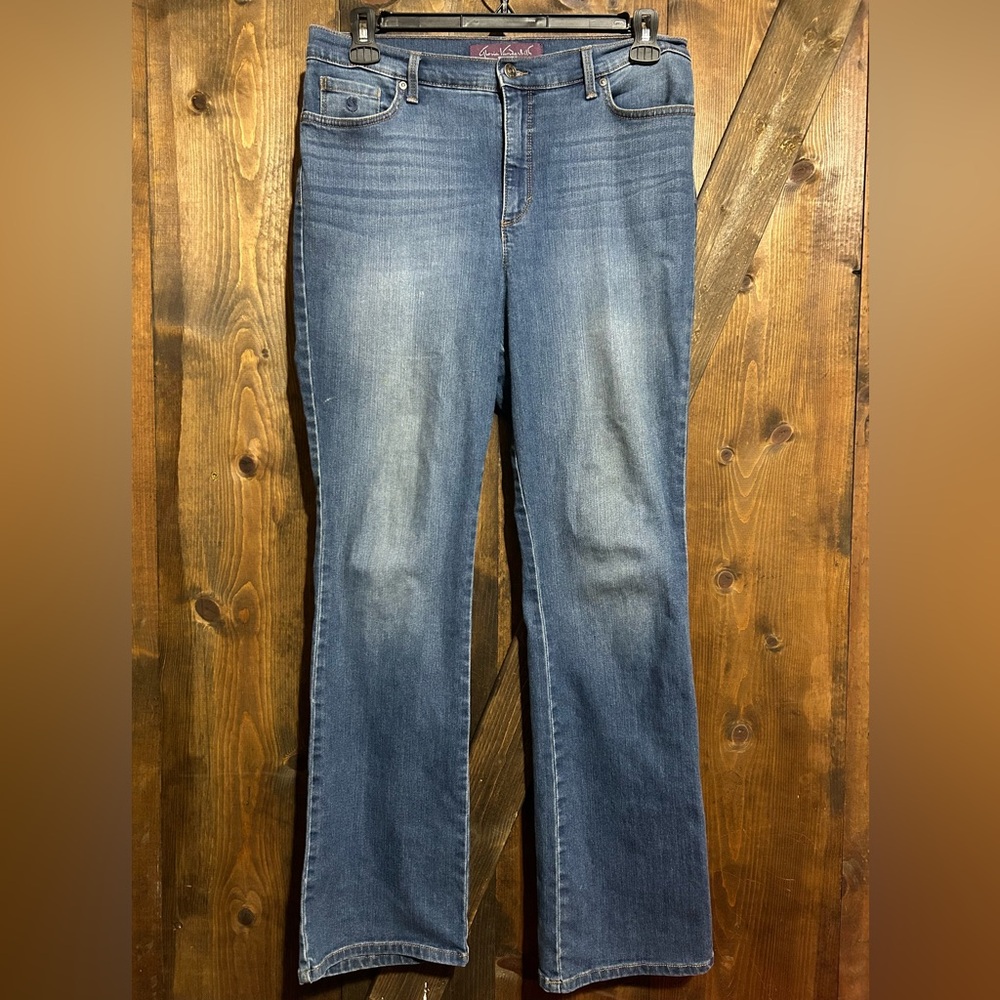 Gloria Vanderbilt Bootcut Amanda Jeans, size 12